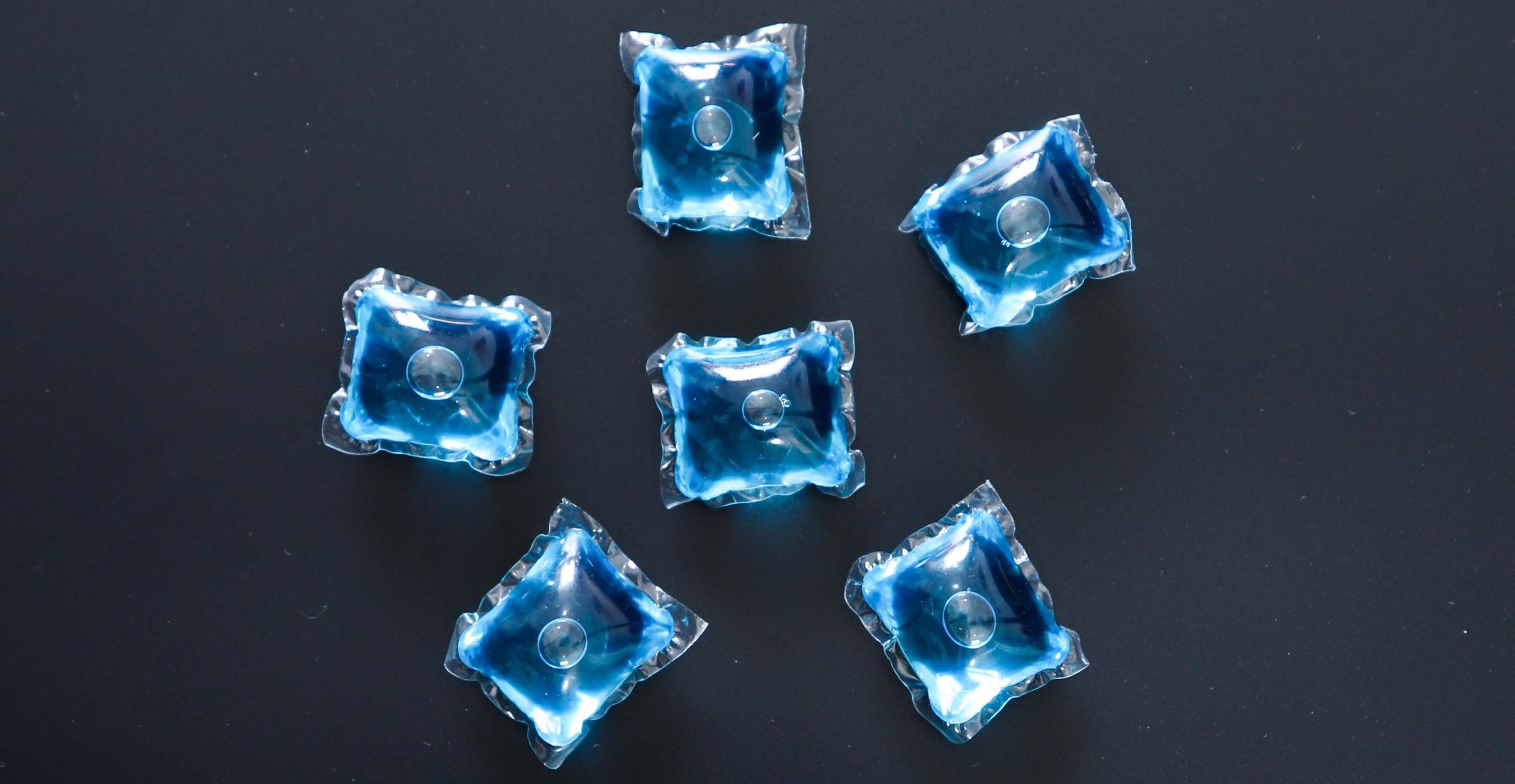 blue laundry detergent capsule - 2